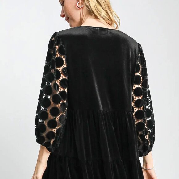 SMALL 3 TIER V-NECK VELVET DRESS WITH LACE AND VELVET SLEEVES - Picture 2 of 5